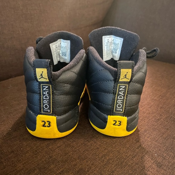 Size 8 Kids Retro Jordan 12 - Picture 2 of 2